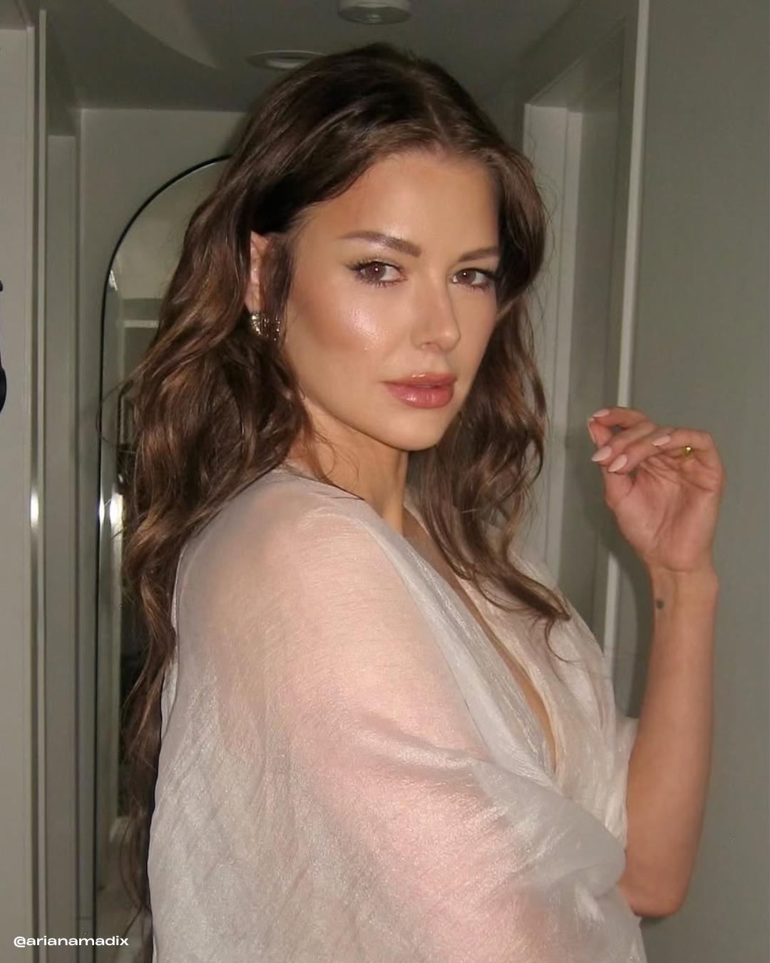 Golden Hour Press On Nails (24PC)